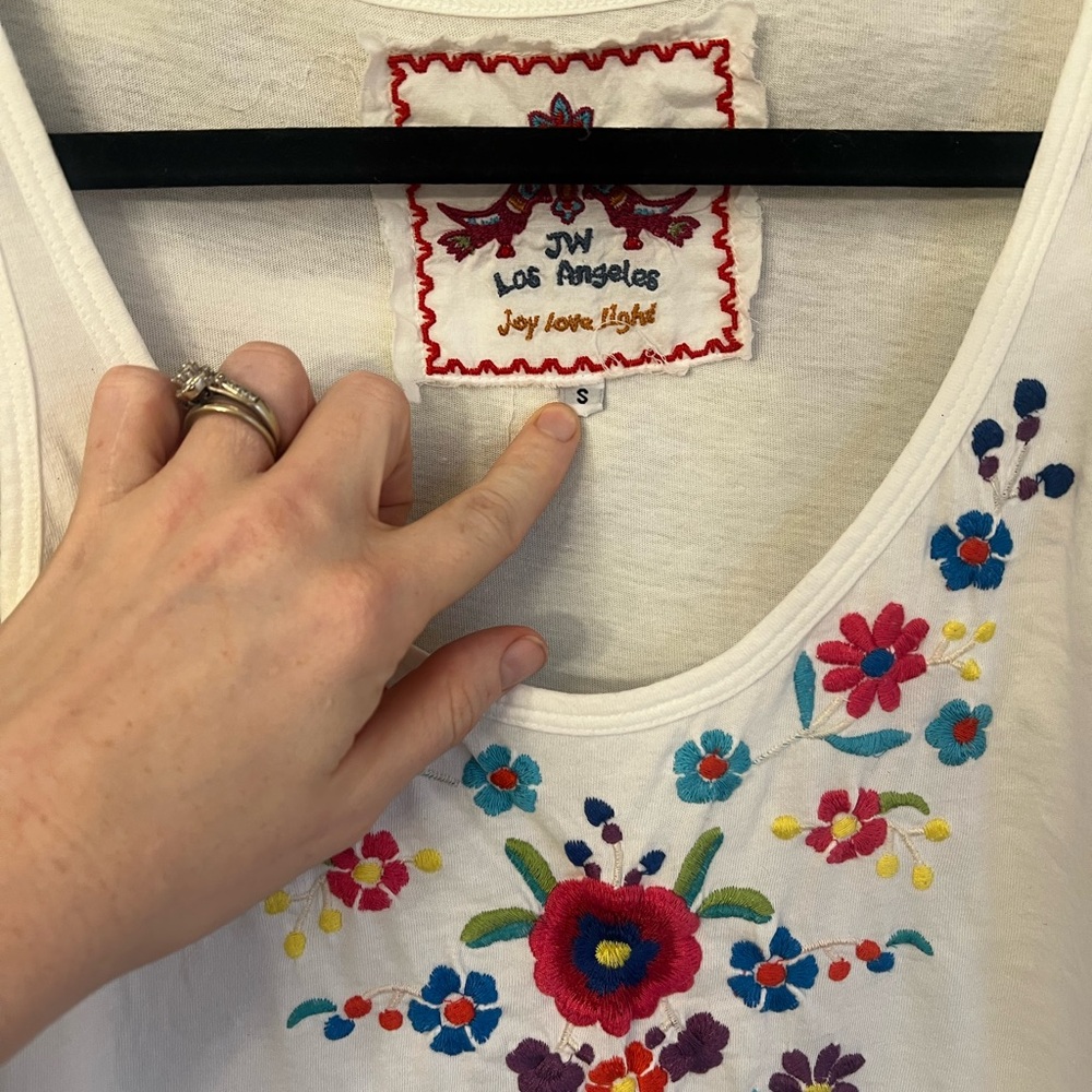 Johnny Was White Sleeveless Tunic with Multicolor Floral Embroidery - Picture 4 of 7